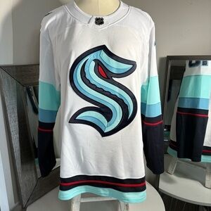 Seattle Kraken NHL official team jersey! #19 w/ Turf and Dirt size 56